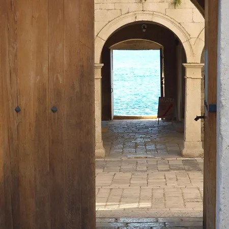 By Osibov, Near Split With Pool Kaštela