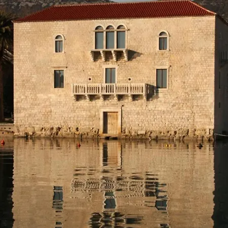 By Osibov, Near Split With Pool * Kaštela
