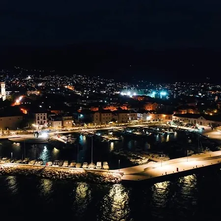 Ubytování v soukromí By Osibov, Near Split With Pool Kaštela
