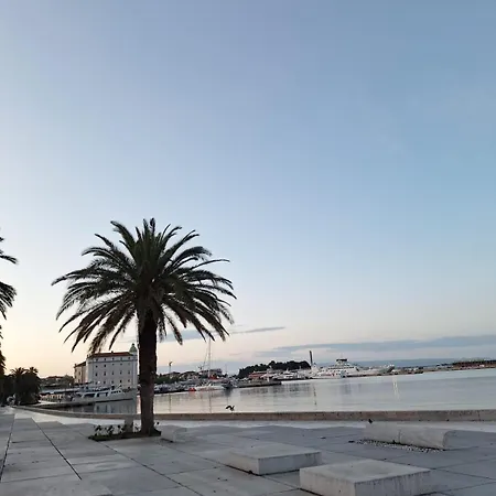 By Osibov, Near Split With Pool *